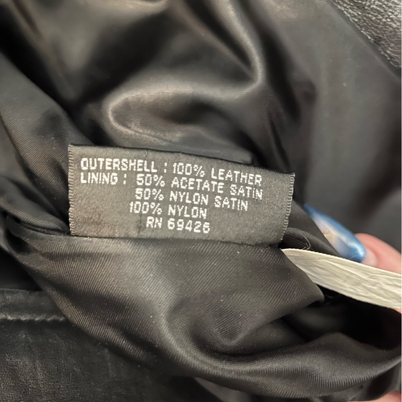 Pristine Vintage Wilson’s Leather Jacket w/ Belt and Hidden Pocket - Picture 8 of 9